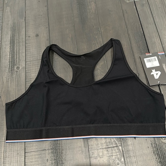 NWT Fourlaps circuit sports bra. Matching shorts in closet. Size large - Picture 1 of 4